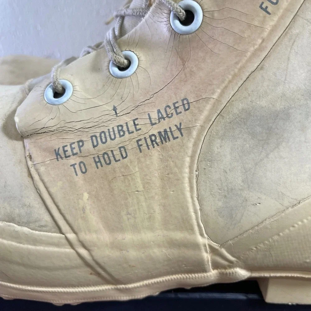 Bata vintage military